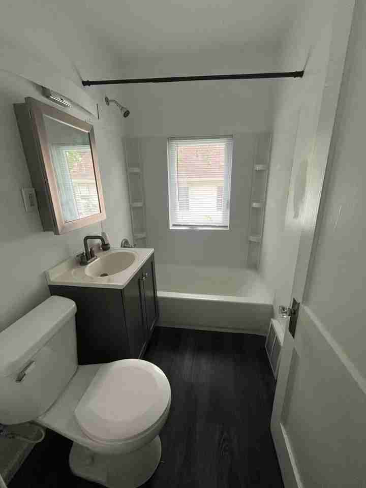 308 N Johnston Ave - Photo 4 of 10