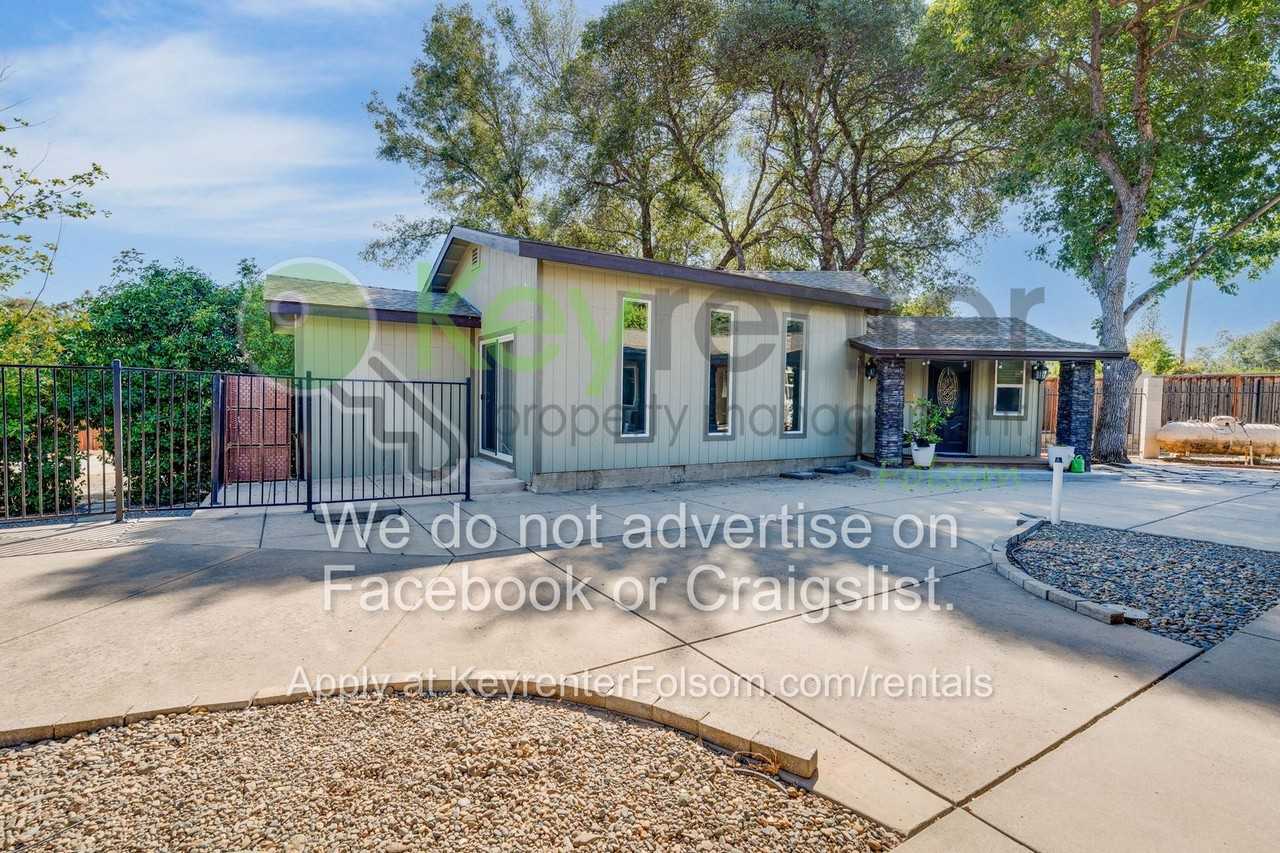 3686 Heady Ct - Photo 6 of 50
