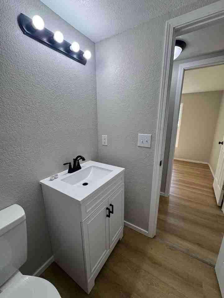 503 S Francis St - Photo 3 of 12