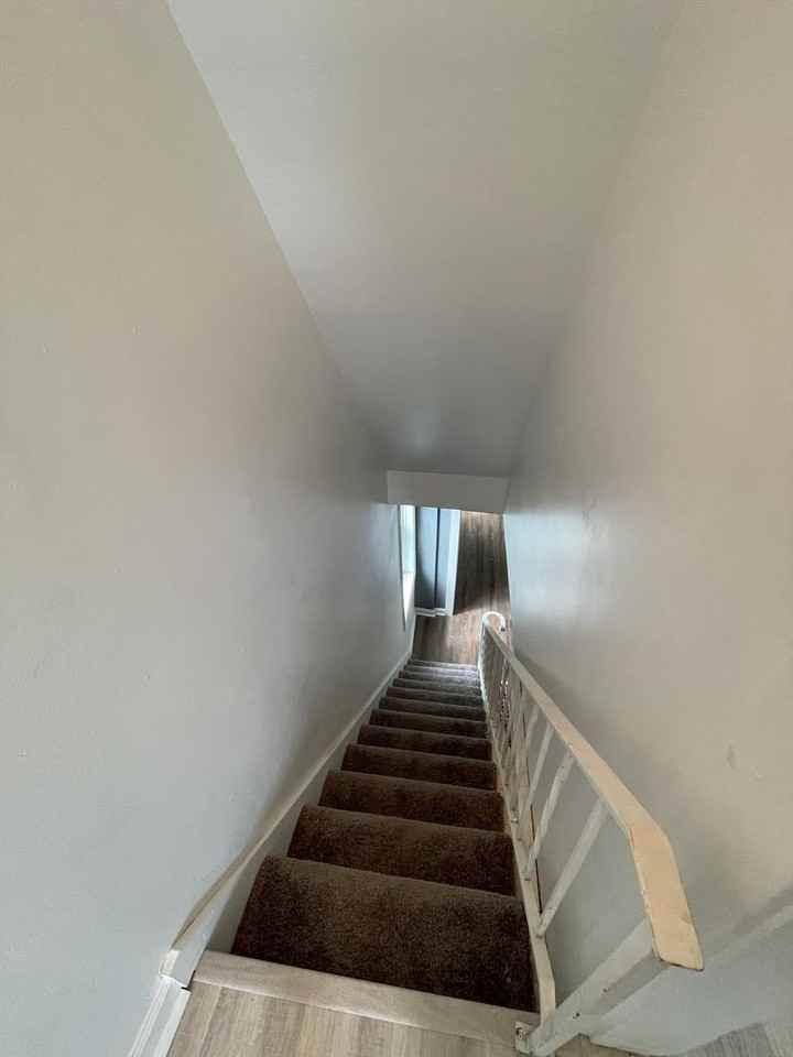 668 1/2 Addison St - Photo 7 of 11