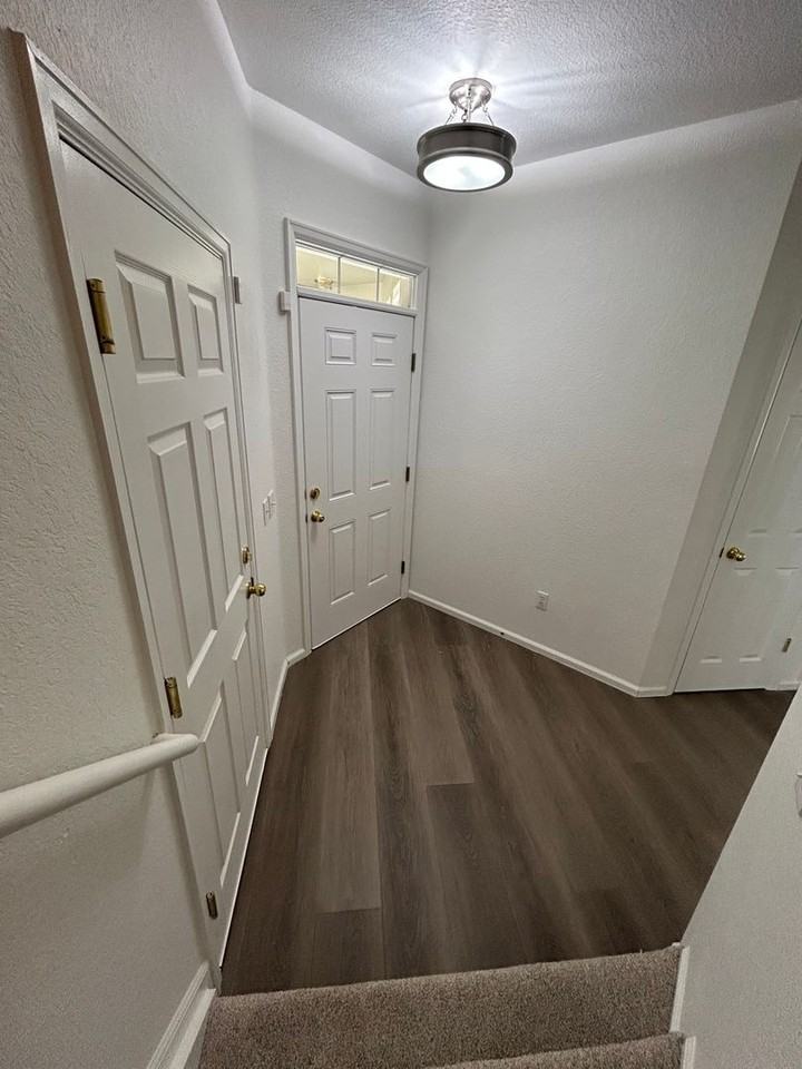 4409 S Jebel Ln - Photo 3 of 33