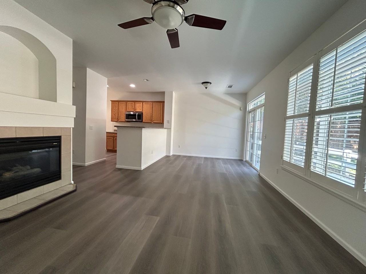 4409 S Jebel Ln - Photo 5 of 33