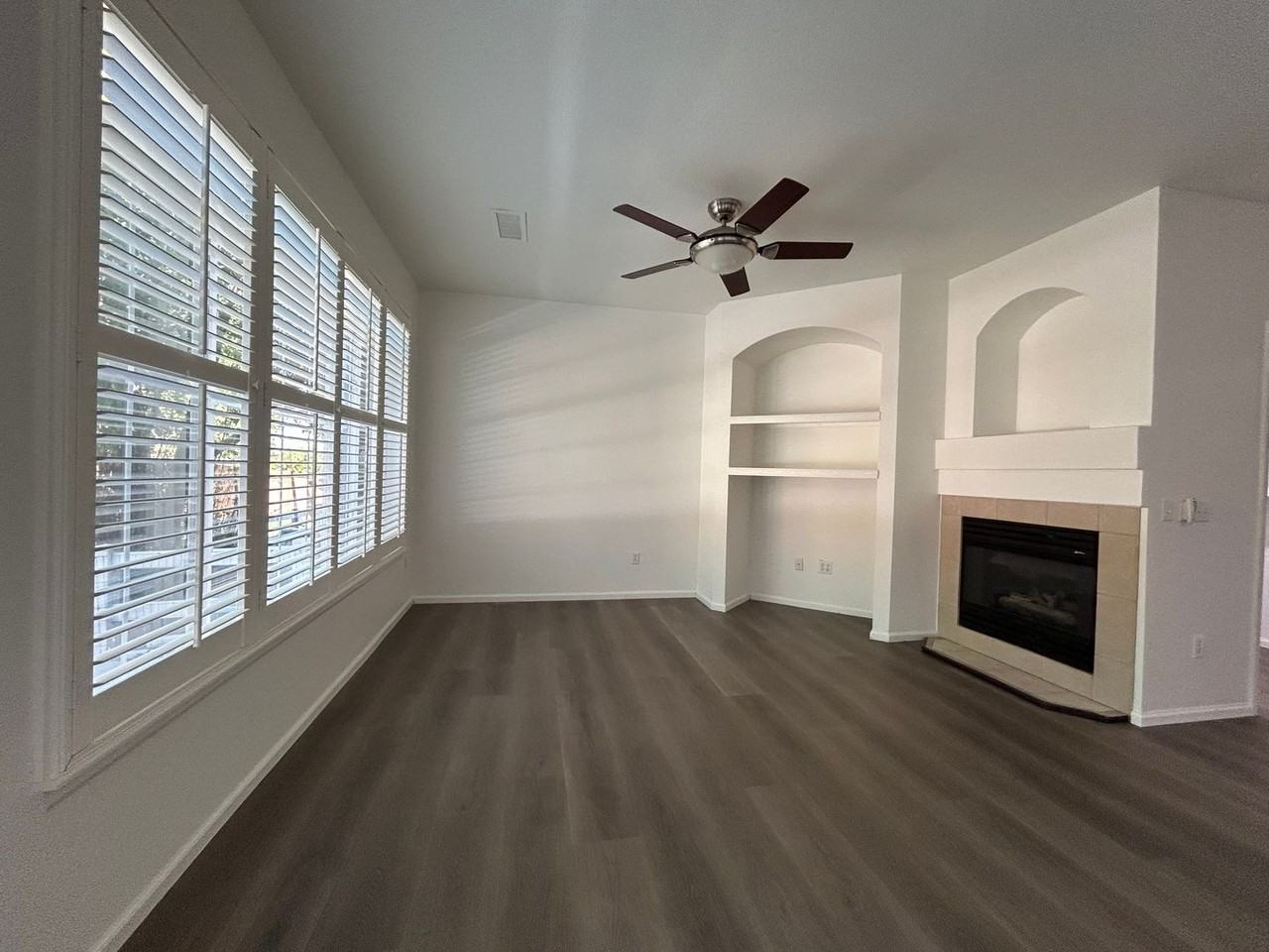 4409 S Jebel Ln - Photo 6 of 33