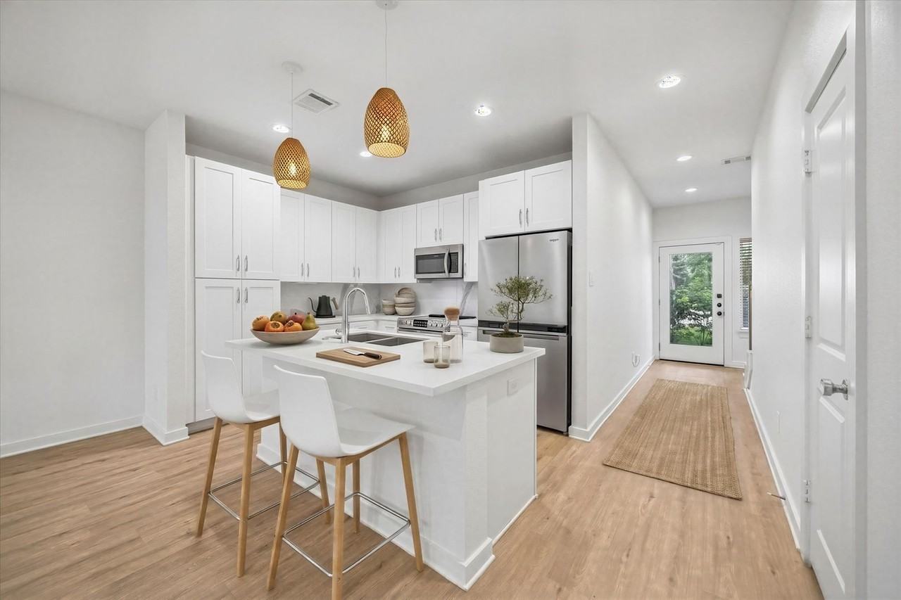 5710 Elysian St - Photo 2 of 20