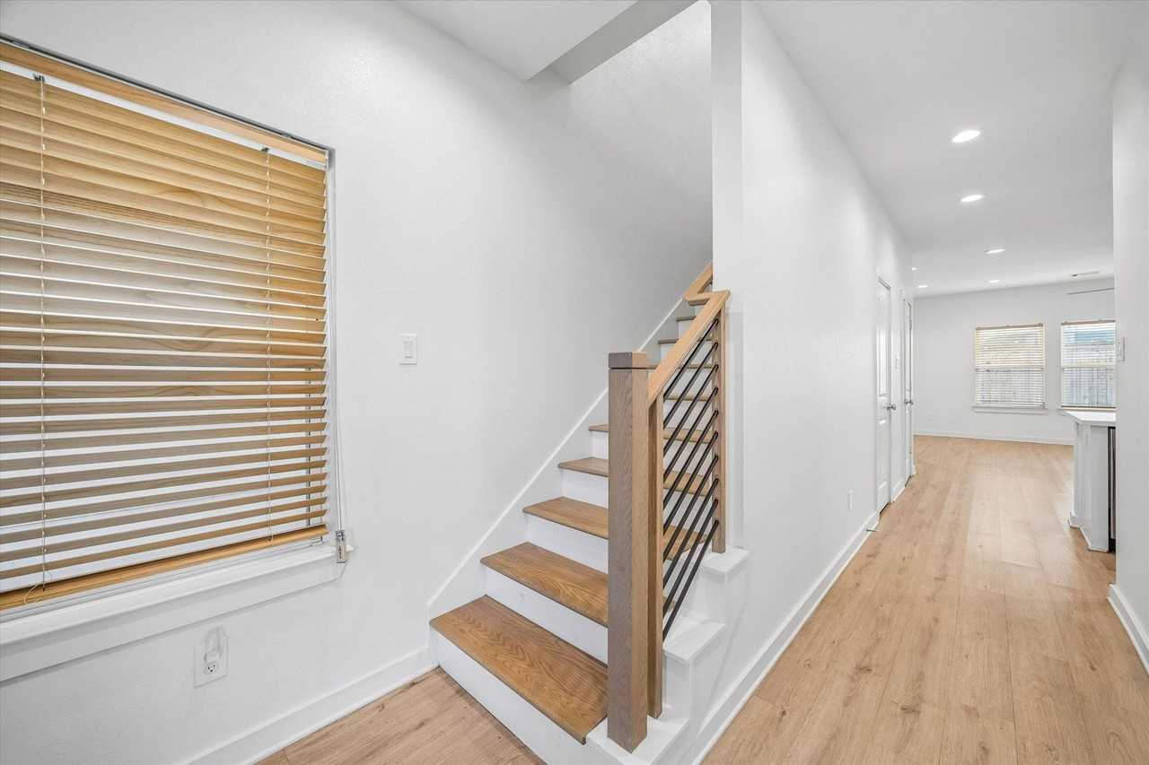 5710 Elysian St - Photo 5 of 20