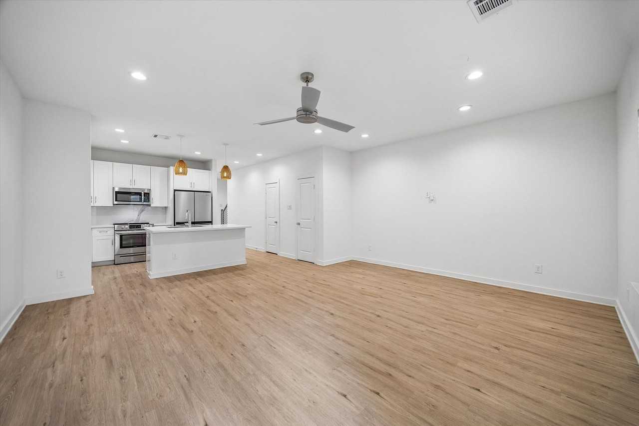 5710 Elysian St - Photo 6 of 20