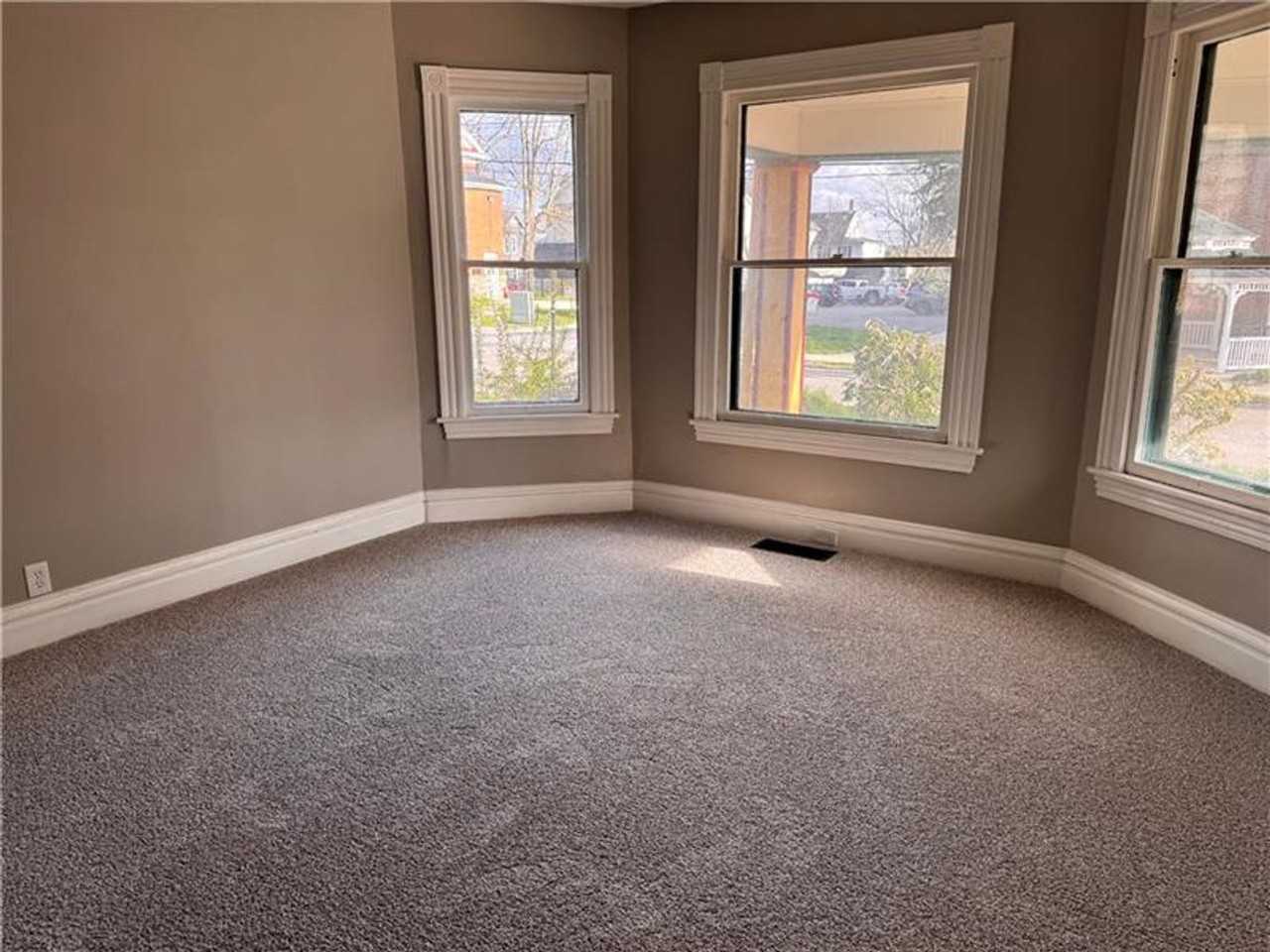 809 Linden St - Photo 2 of 13