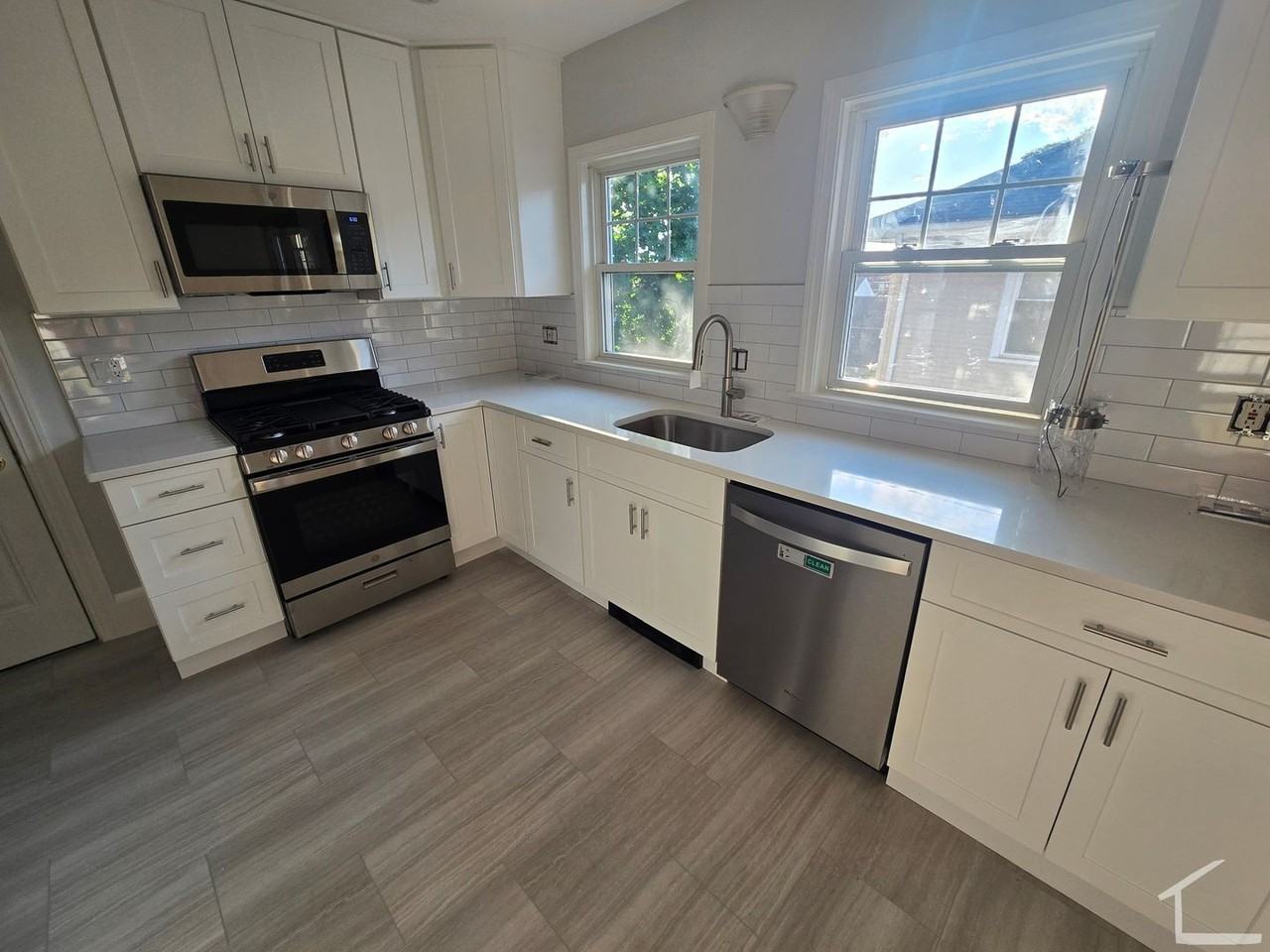 23 Milton St - Photo 3 of 9