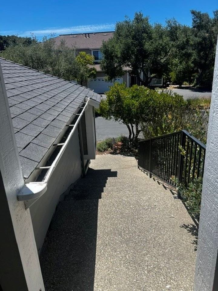 736 Hillside Dr - Photo 5 of 44