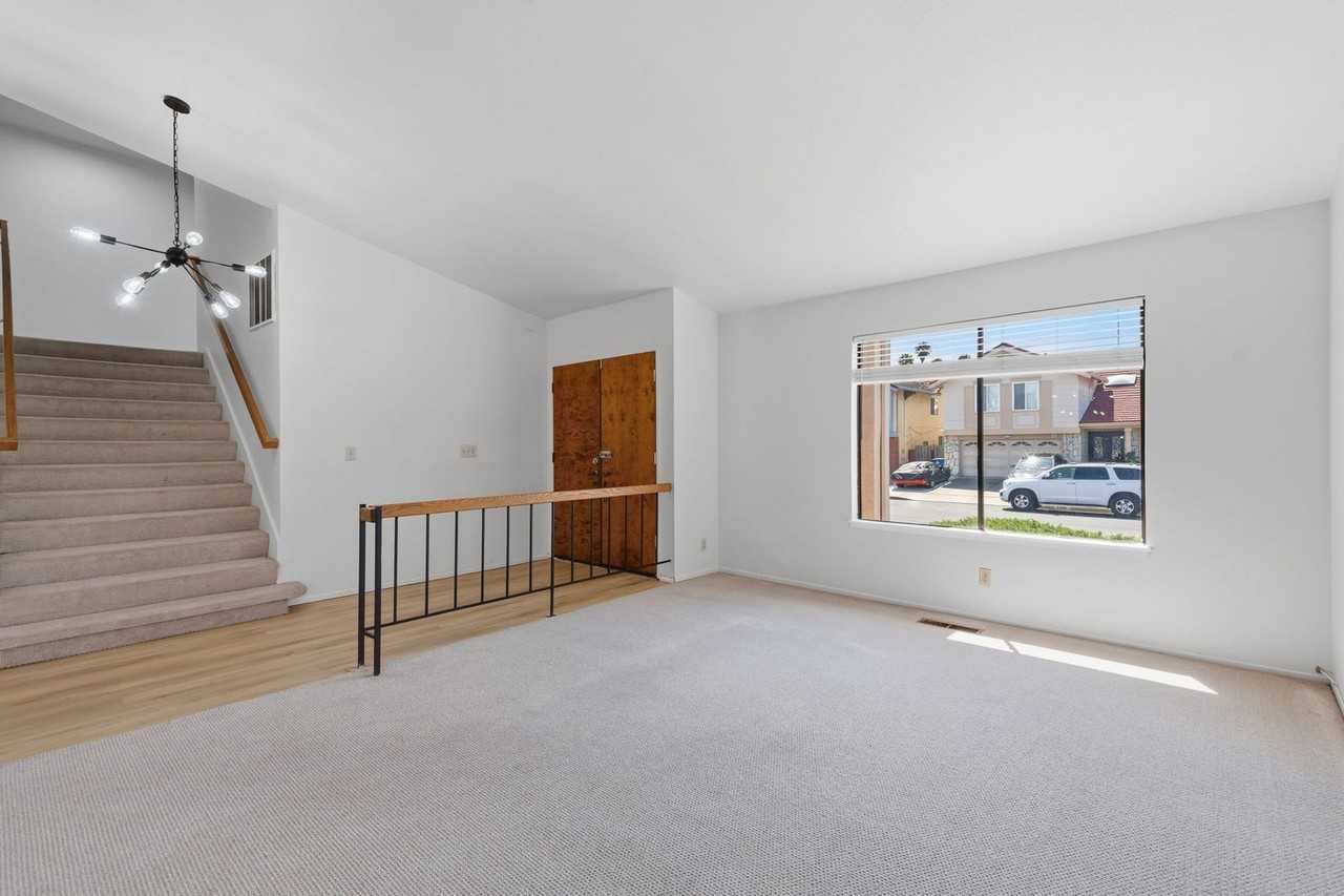 1387 Xavier Ave - Photo 3 of 32