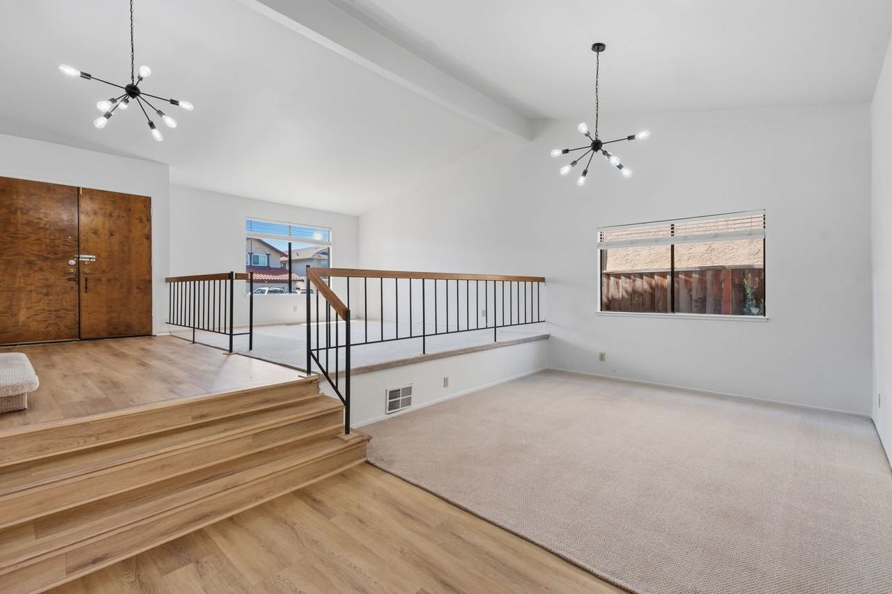 1387 Xavier Ave - Photo 5 of 32