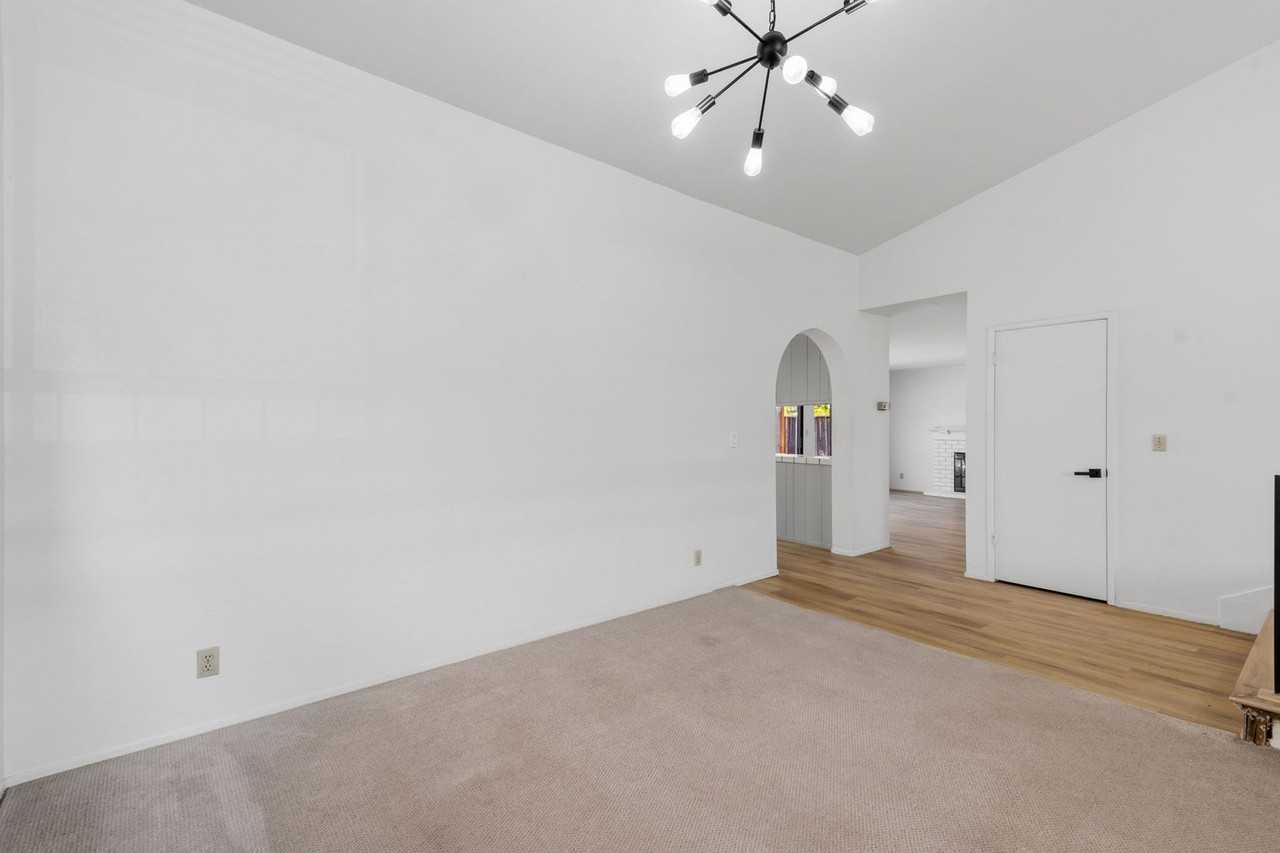 1387 Xavier Ave - Photo 7 of 32