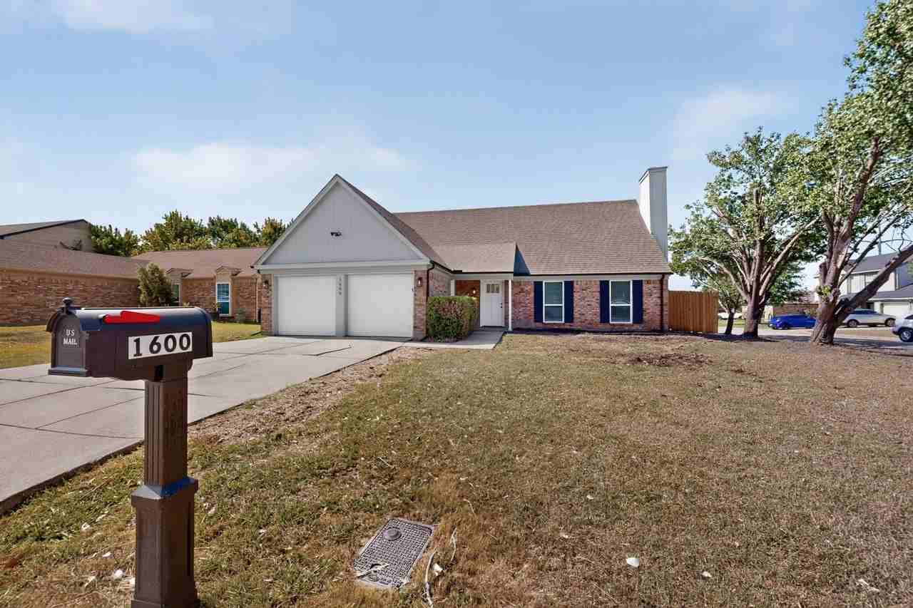 1600 Crimson Ct - Photo 6 of 45