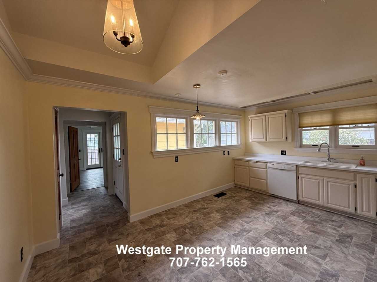515 4th St - Photo 7 of 22