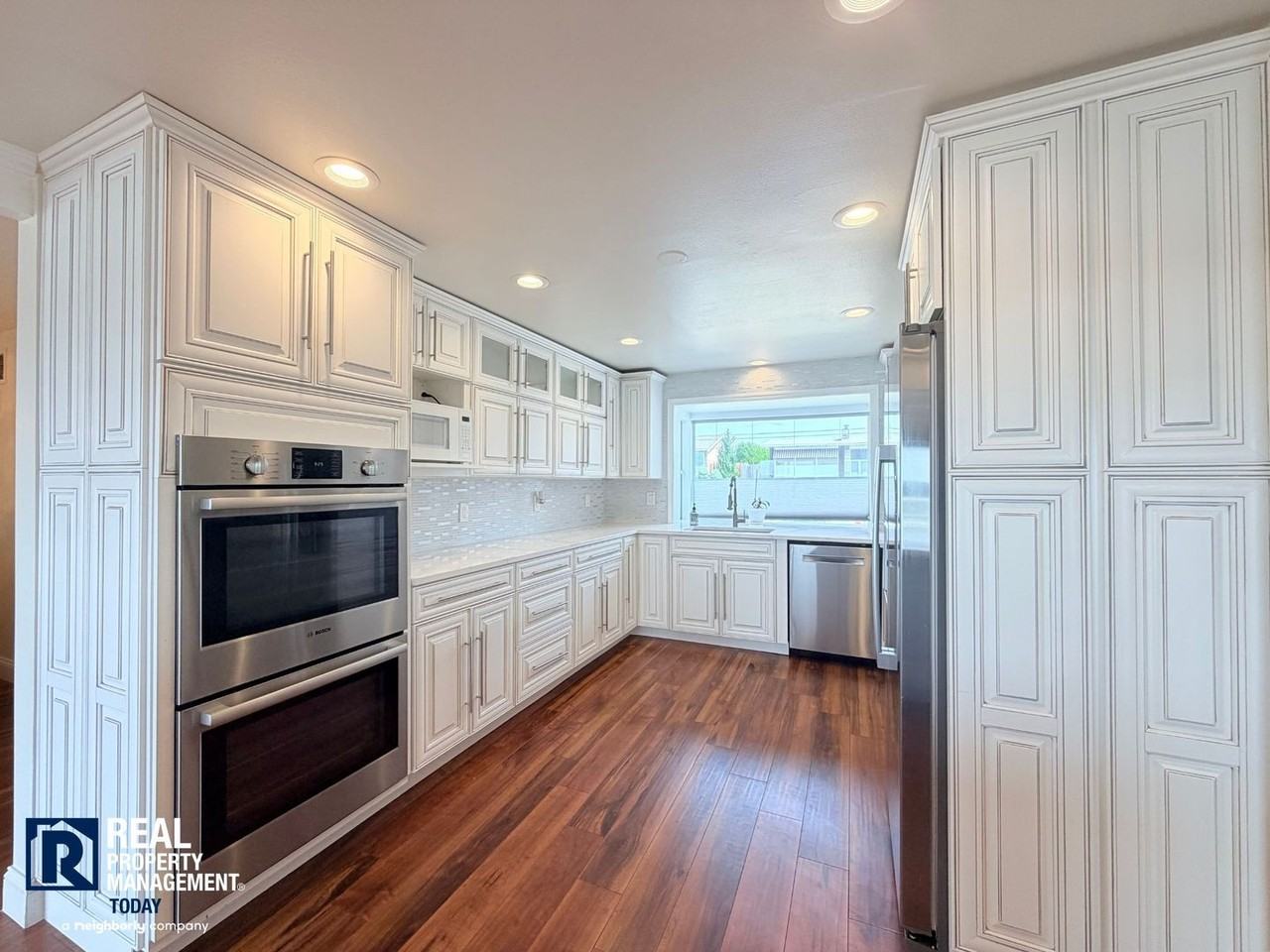 1726 N Jackson Ave - Photo 4 of 46