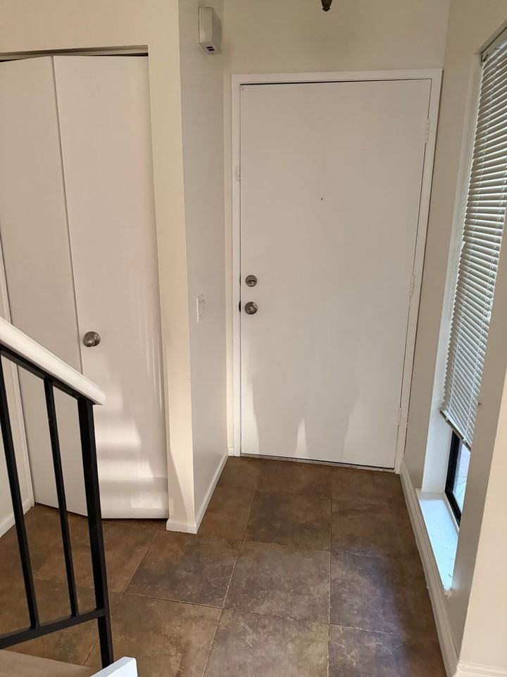 5335 Argos St - Photo 5 of 38