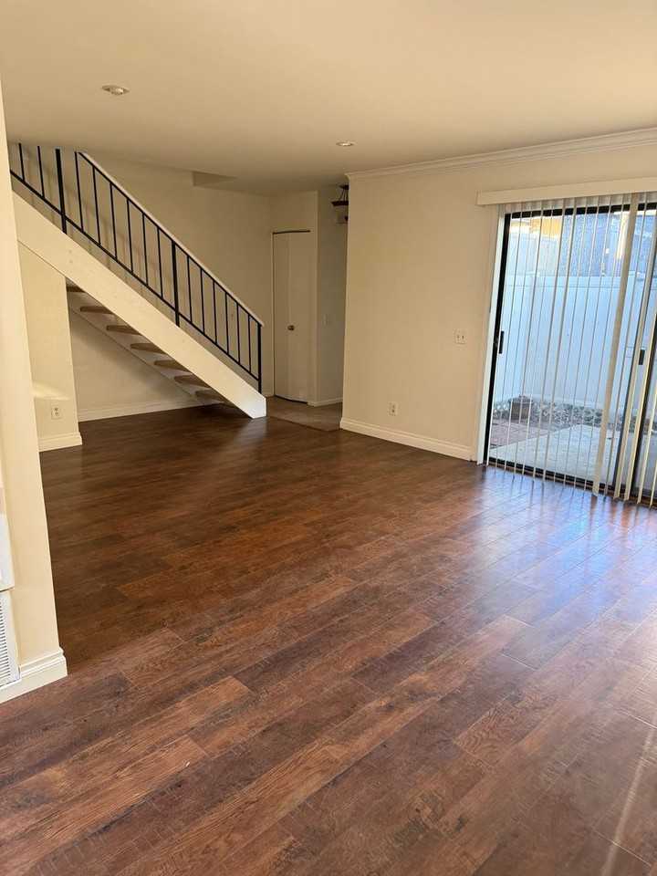 5335 Argos St - Photo 6 of 38