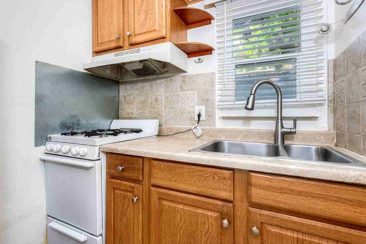 2744 Treat St - Photo 2 of 14