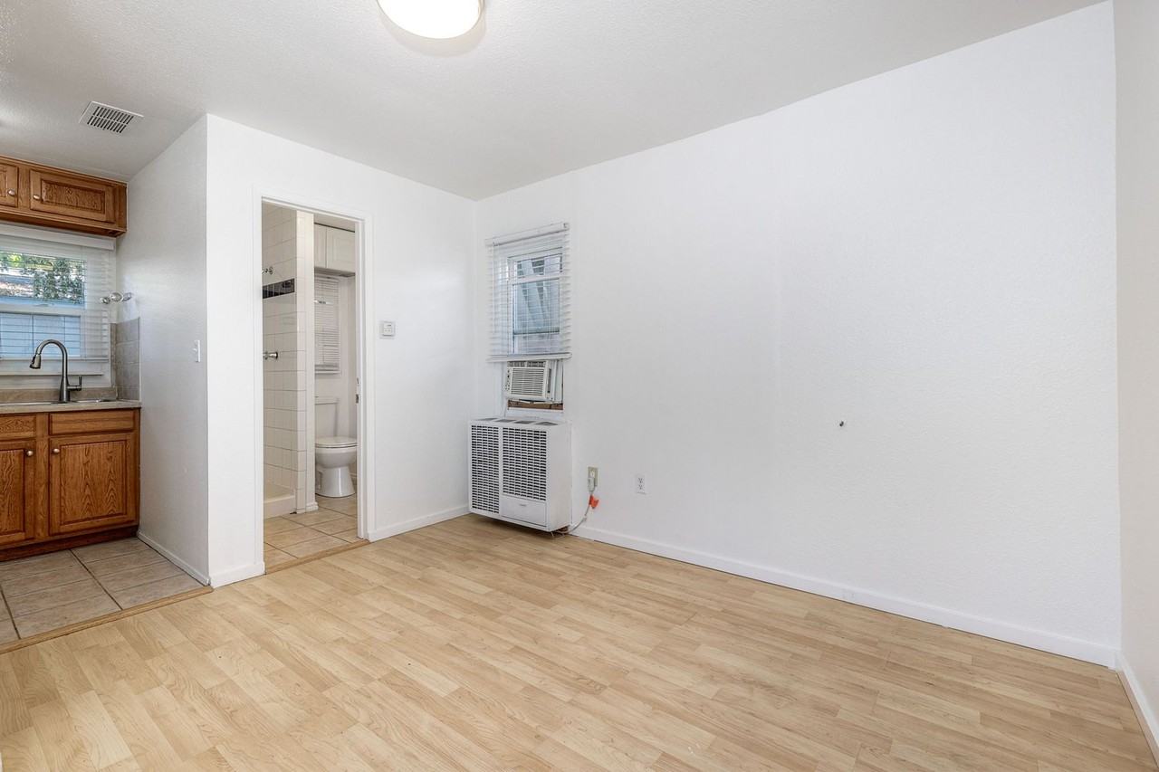 2744 Treat St - Photo 3 of 14