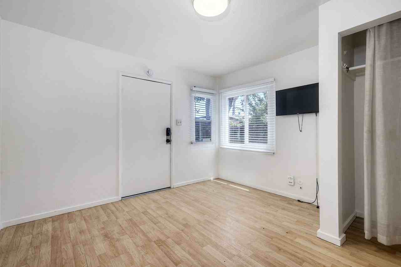2744 Treat St - Photo 7 of 14