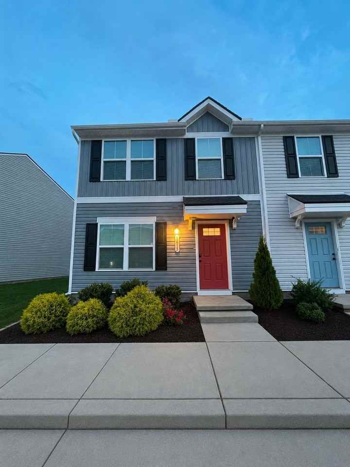 1613 Mountain Ash Ln - Photo 2 of 22
