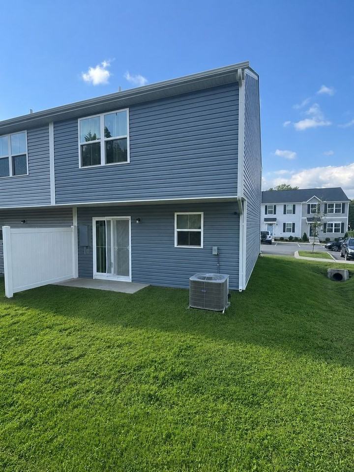 1613 Mountain Ash Ln - Photo 3 of 22
