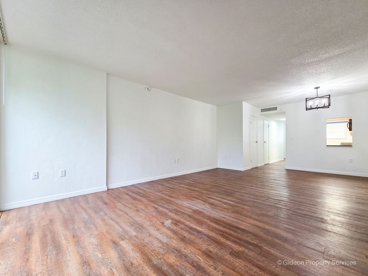 711 Sw 75th St - Photo 5 of 40