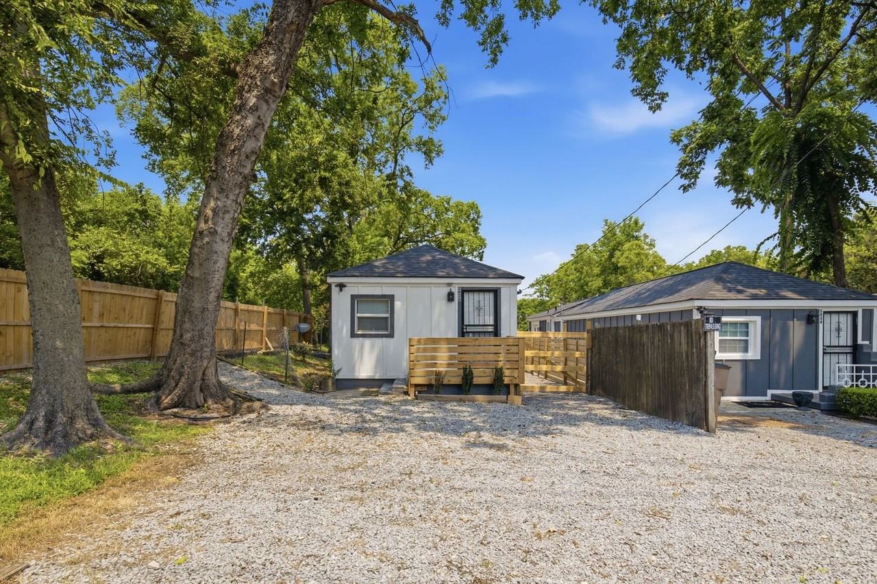 2336 Clifton Ave - Photo 2 of 27
