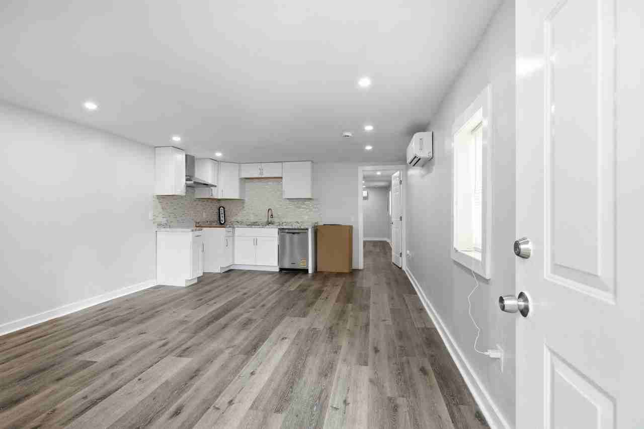 2336 Clifton Ave - Photo 5 of 27