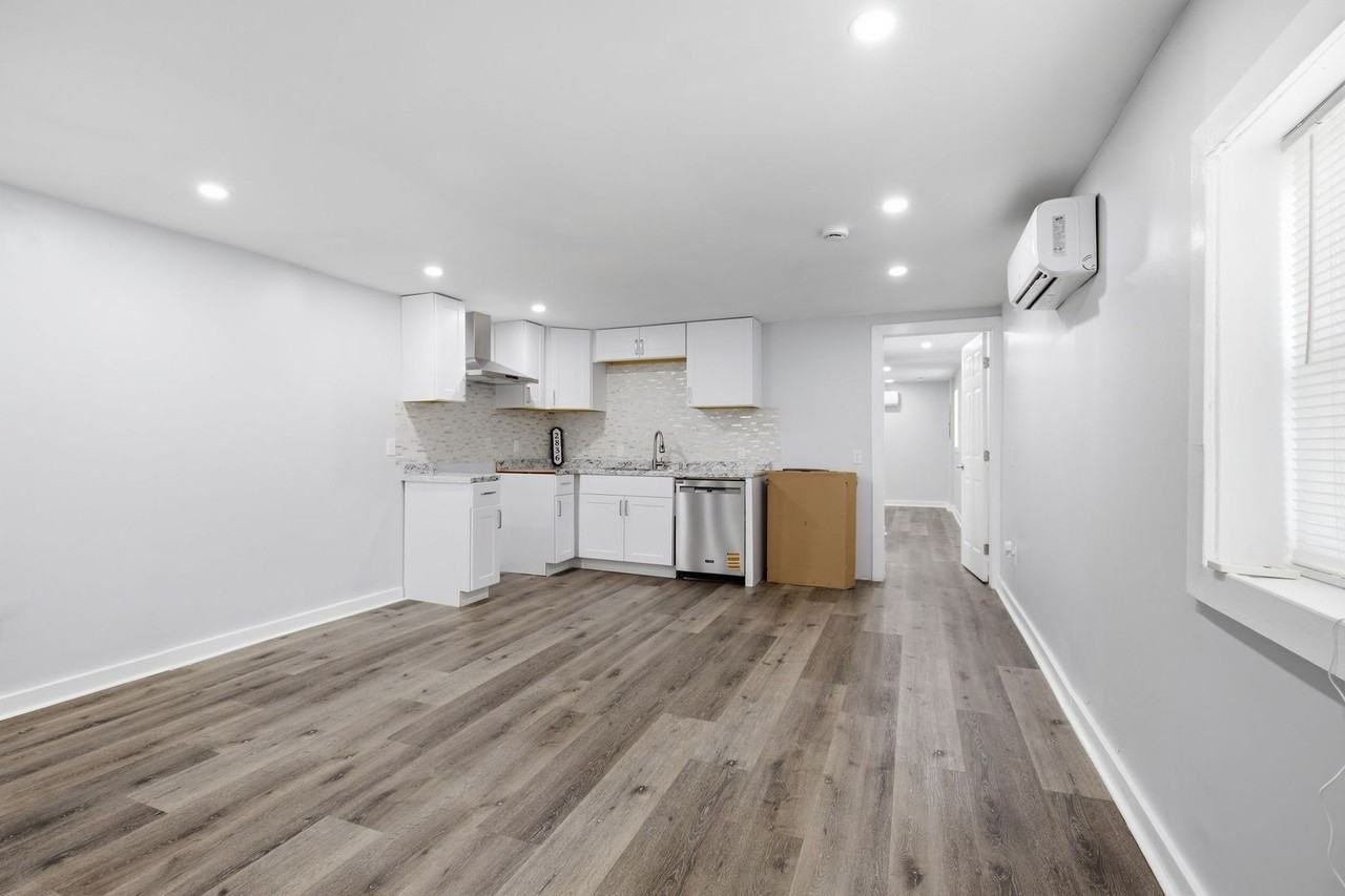 2336 Clifton Ave - Photo 7 of 27