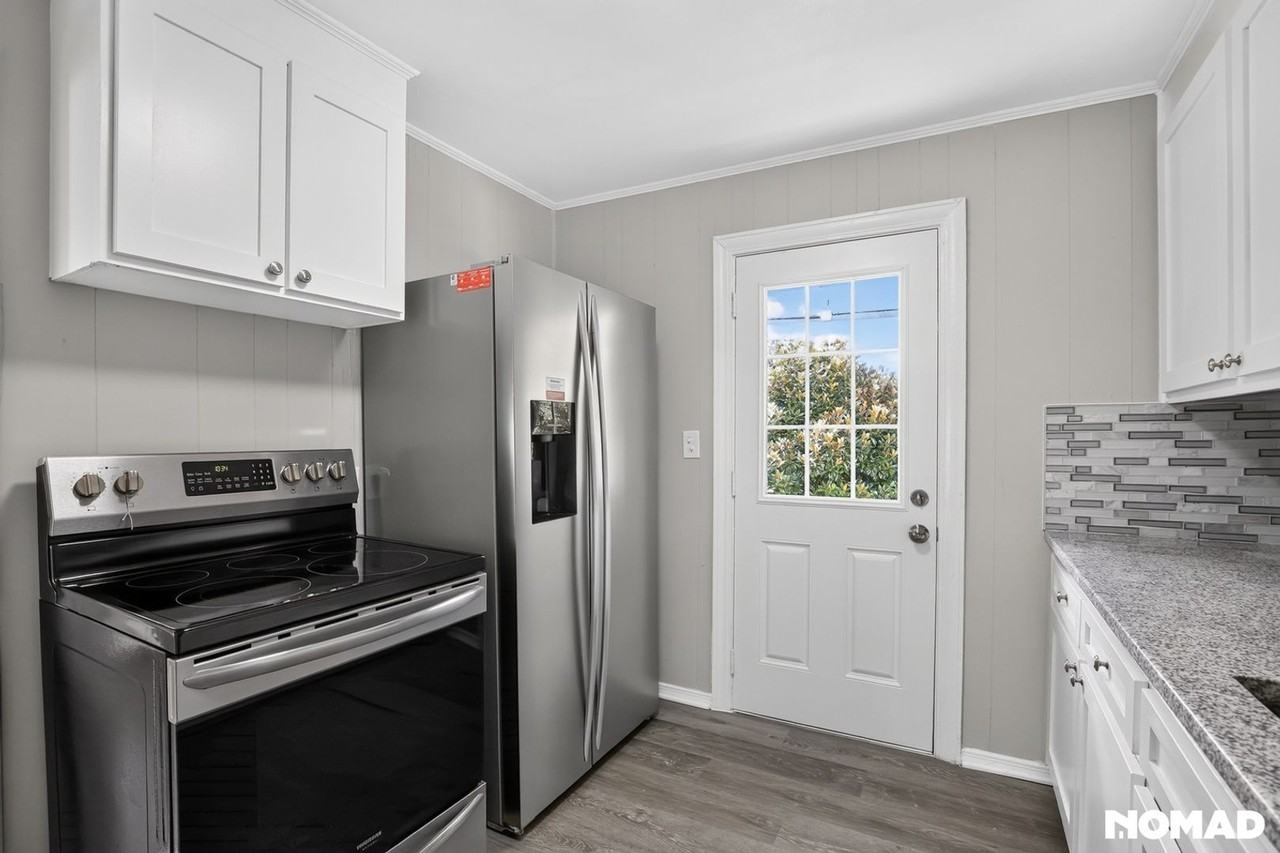 56 Baxter St - Photo 4 of 28