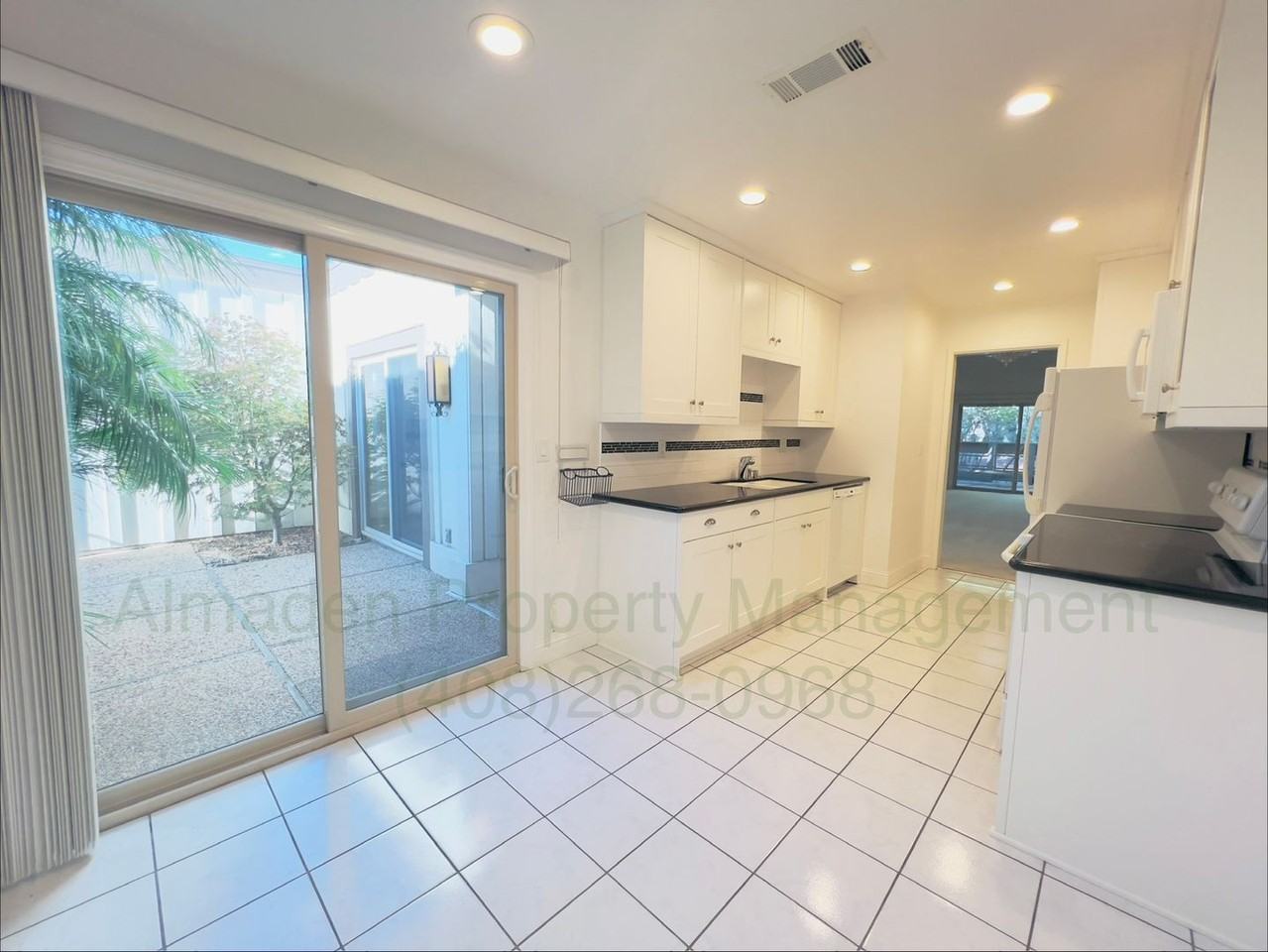 6082 Montgomery Ct - Photo 5 of 15