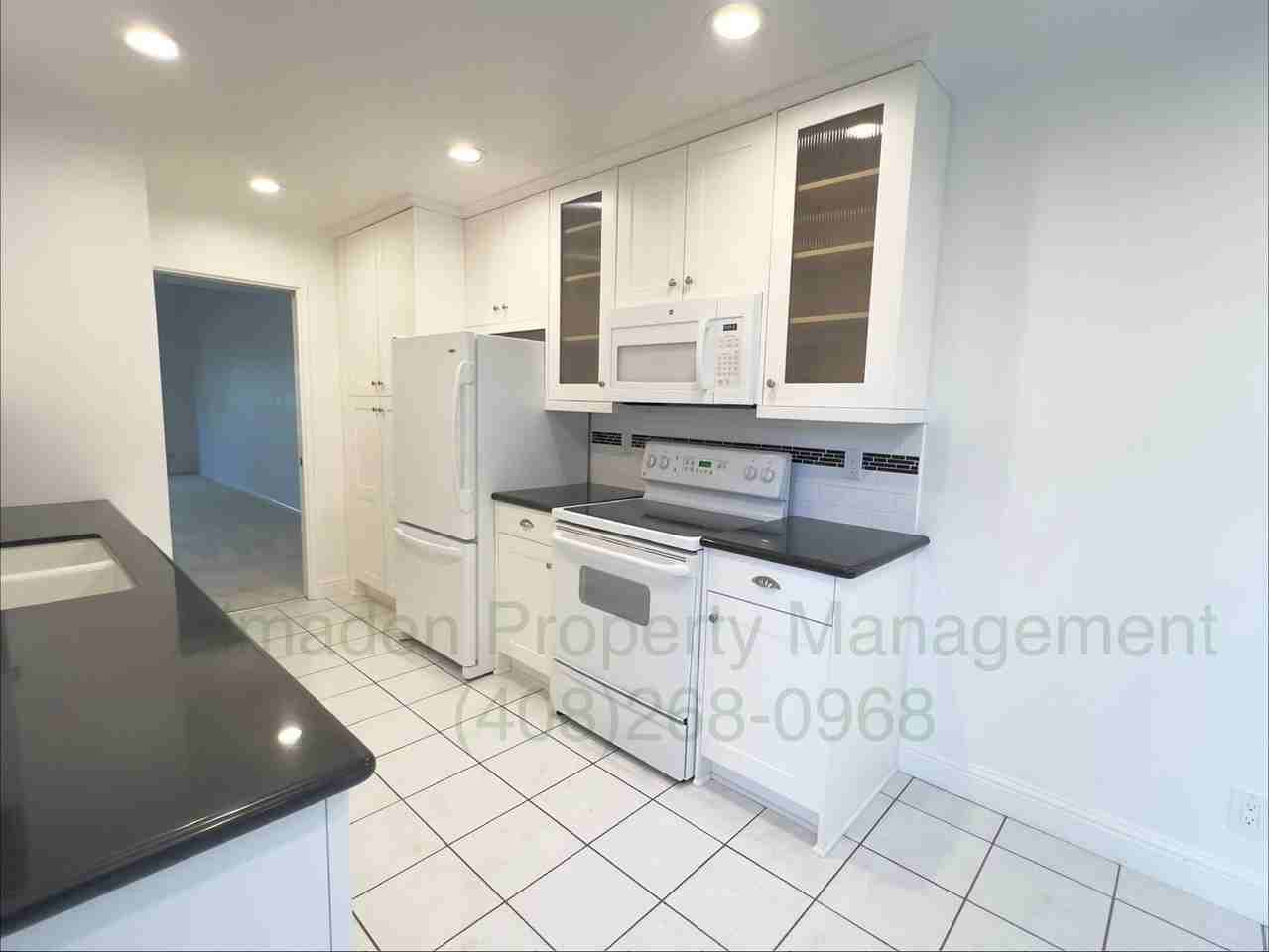 6082 Montgomery Ct - Photo 6 of 15