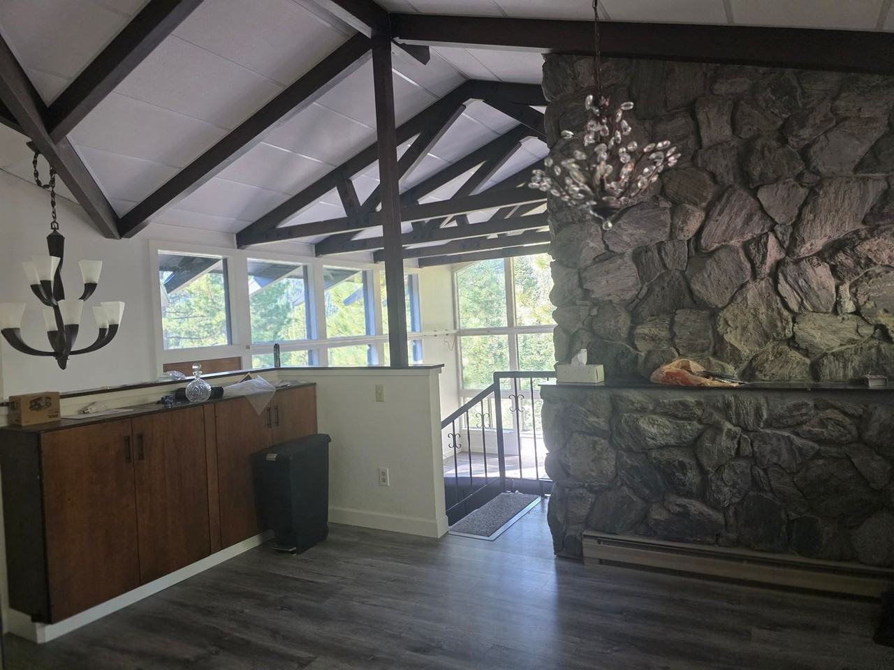 686 Virginia Dr - Photo 6 of 13