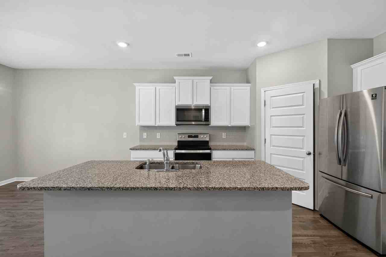446 Furlough Dr - Photo 3 of 28