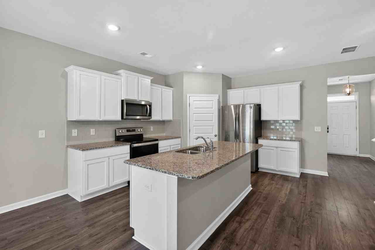 446 Furlough Dr - Photo 5 of 28