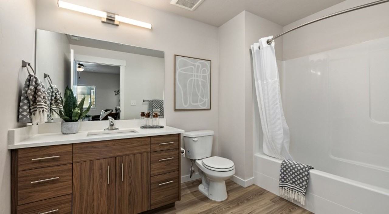 3225 E Greenhurst Rd - Photo 3 of 19