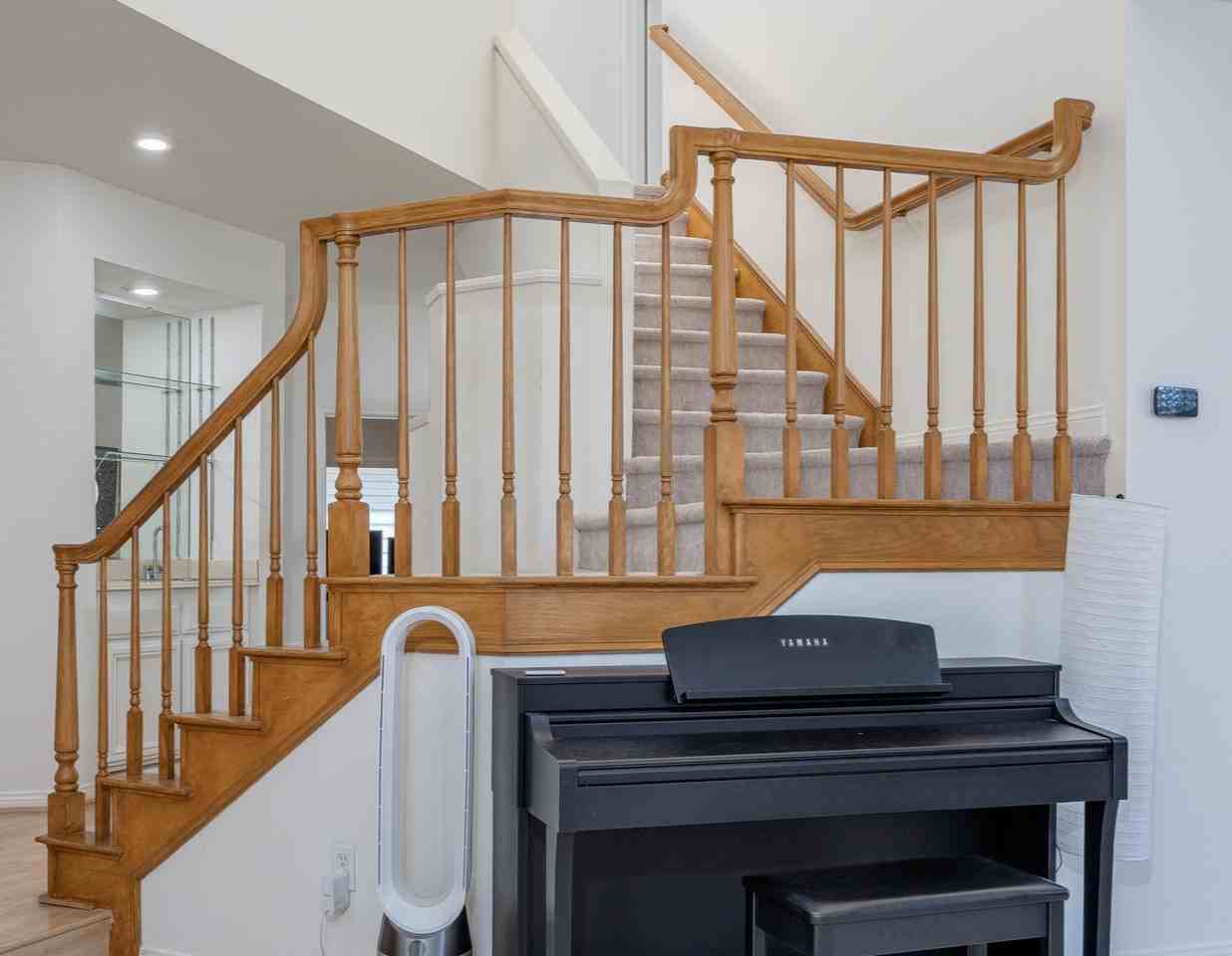 1011 S Mountcrest Ct - Photo 4 of 48