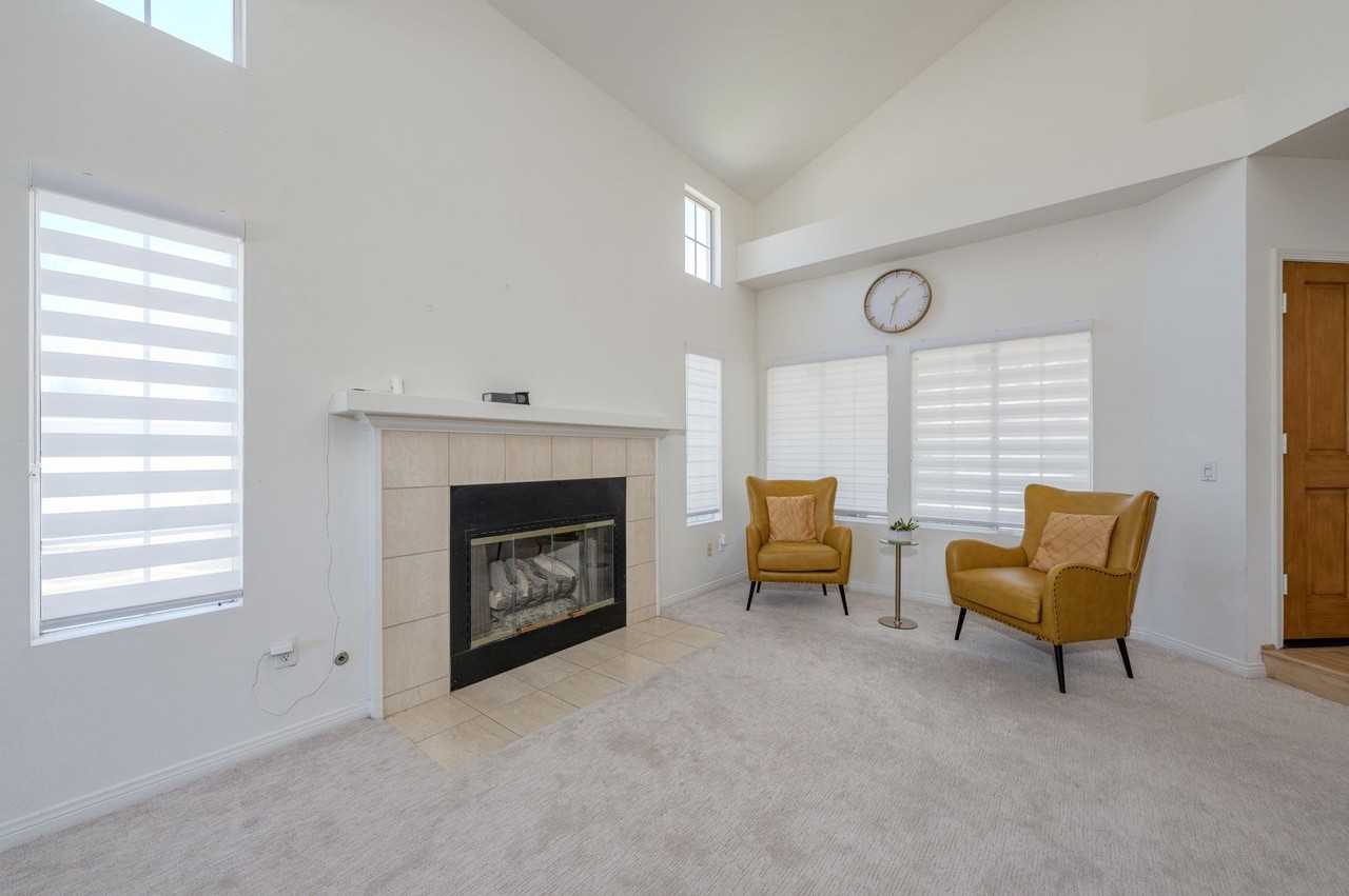 1011 S Mountcrest Ct - Photo 5 of 48