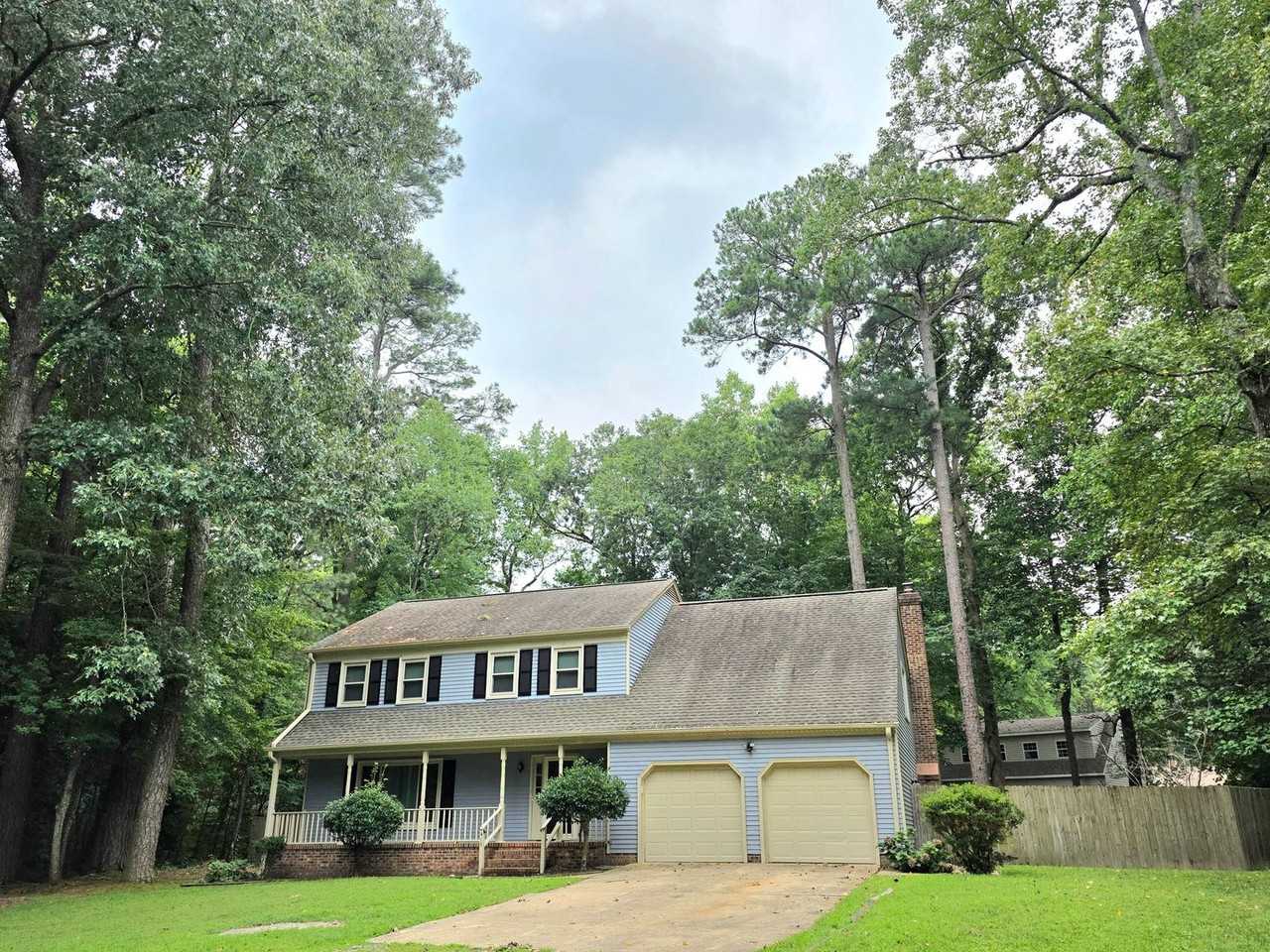 415 Rosewood Ln - Photo 2 of 30