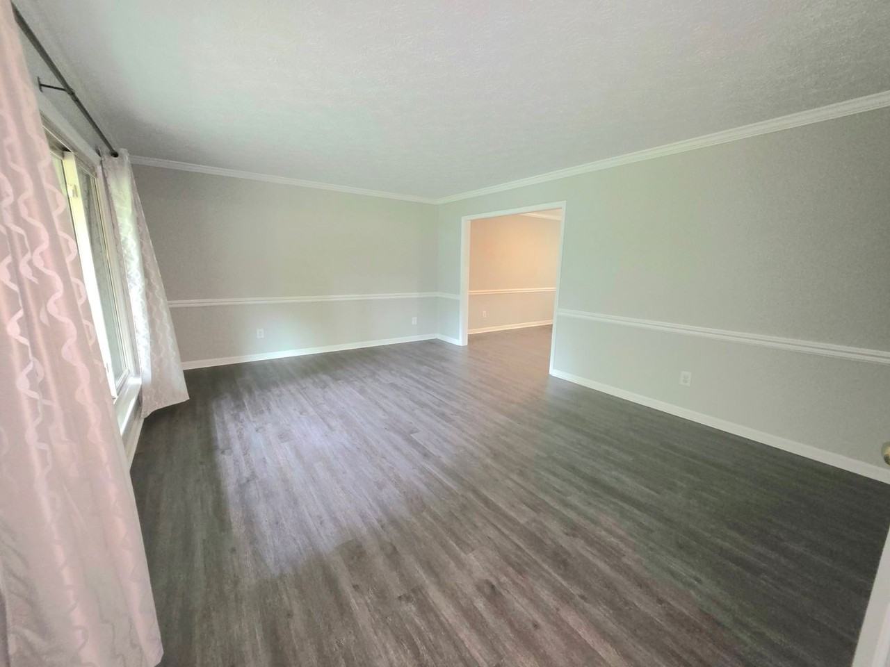415 Rosewood Ln - Photo 5 of 30
