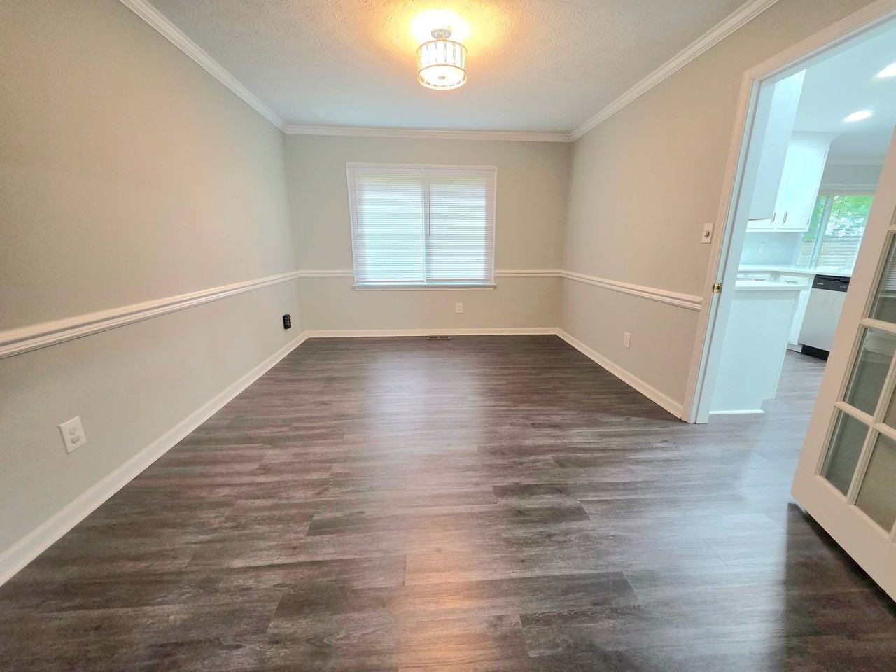 415 Rosewood Ln - Photo 7 of 30
