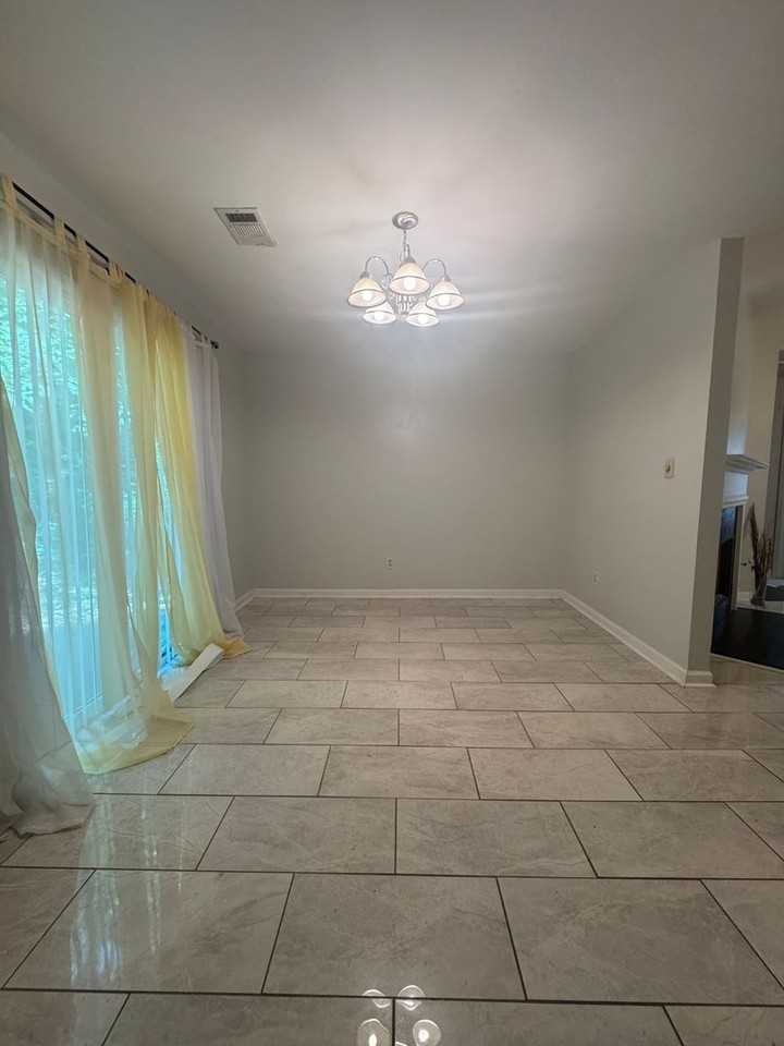 95 Hampton Oaks Dr - Photo 4 of 14