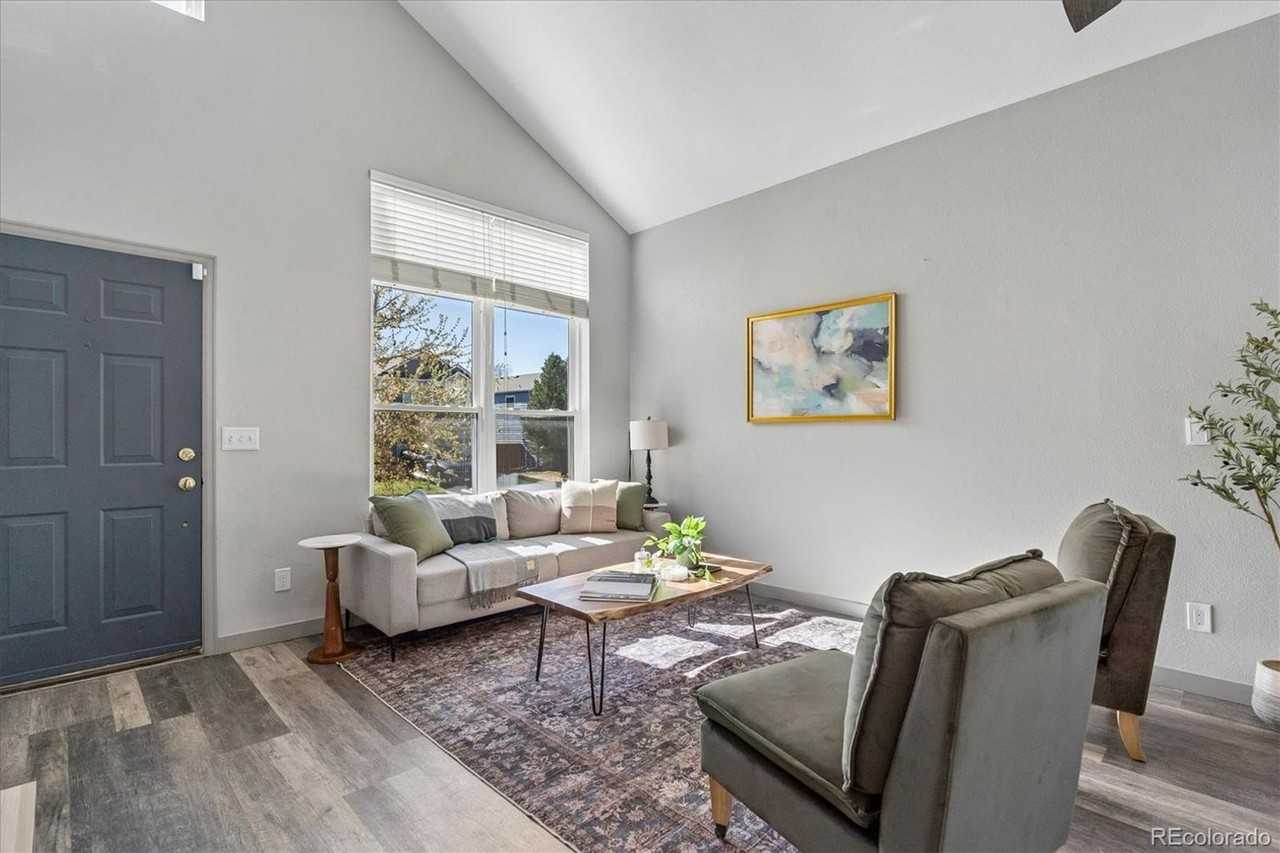 5247 E Hamilton Ave - Photo 6 of 29