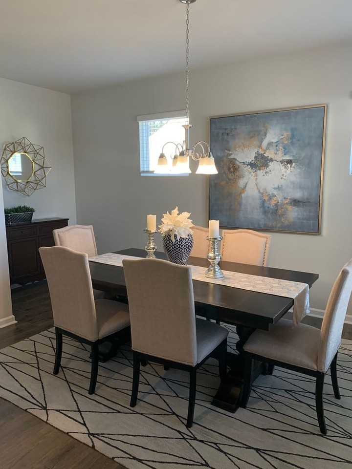1425 Haltwhistle St - Photo 4 of 8
