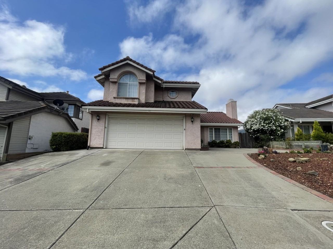 125 Ramsgate Way - Photo 2 of 19