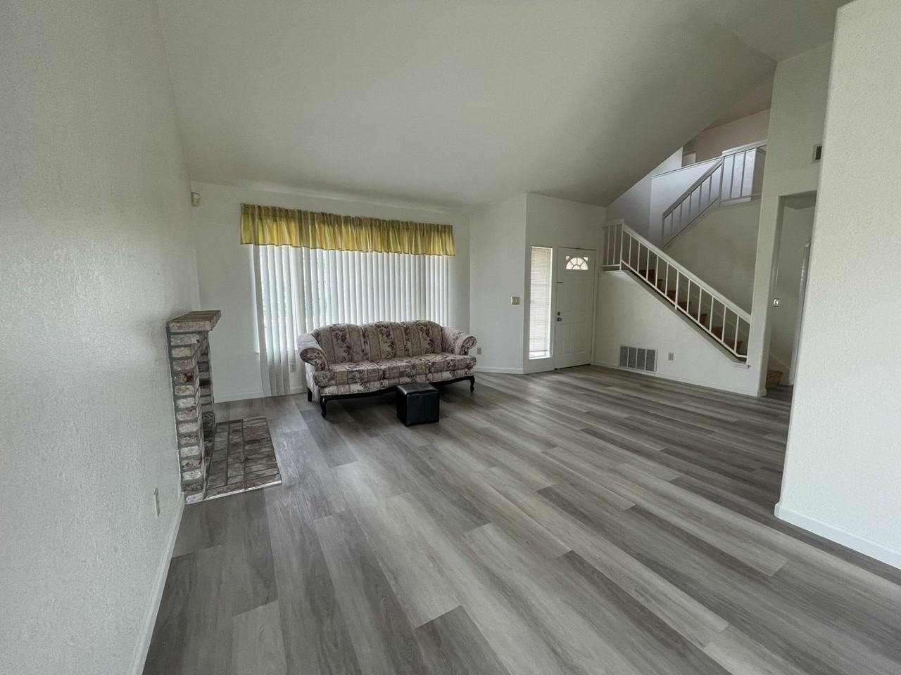 125 Ramsgate Way - Photo 3 of 19