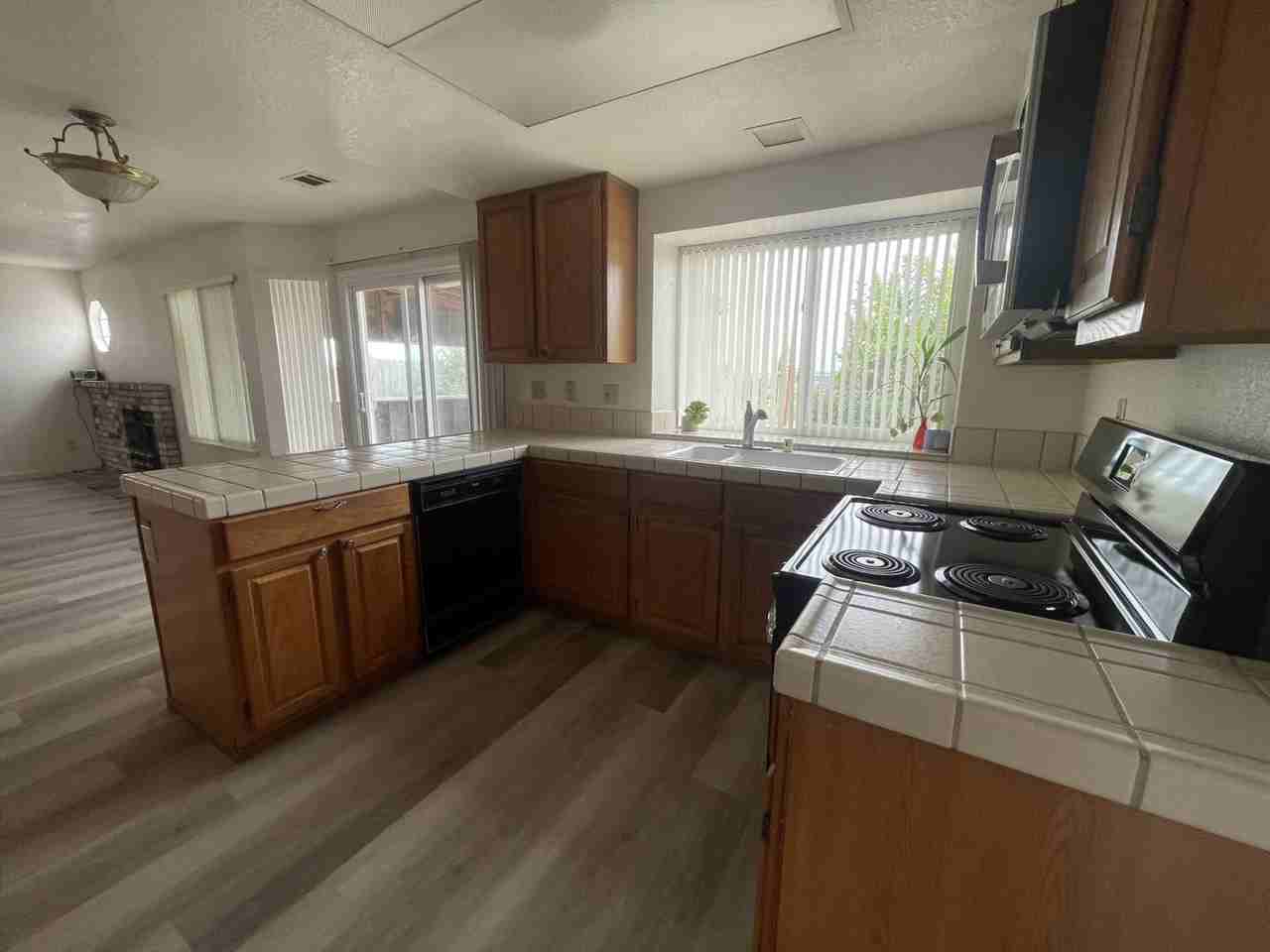 125 Ramsgate Way - Photo 7 of 19