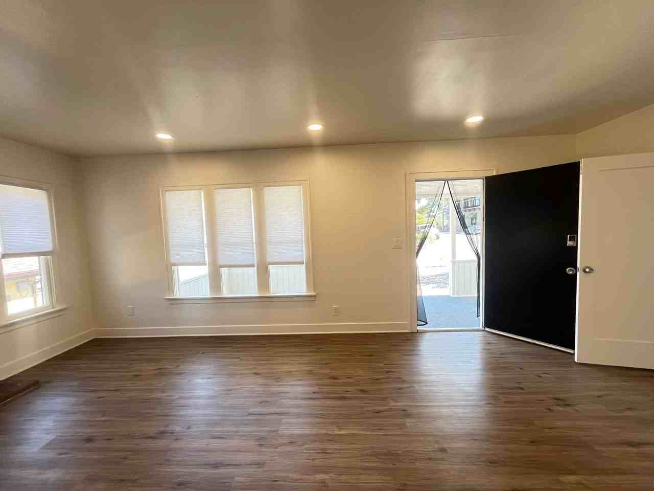 644 Mountain View St - Photo 2 of 24