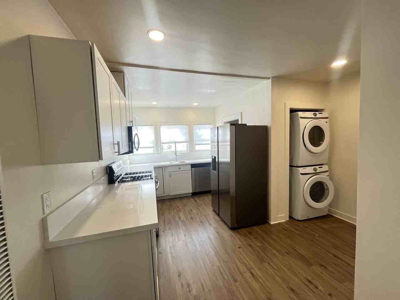 644 Mountain View St - Photo 4 of 24